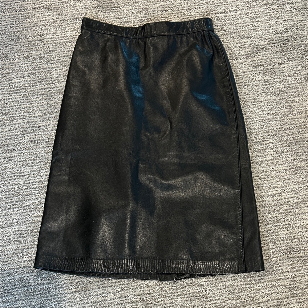 Elegant Black Leather Skirt